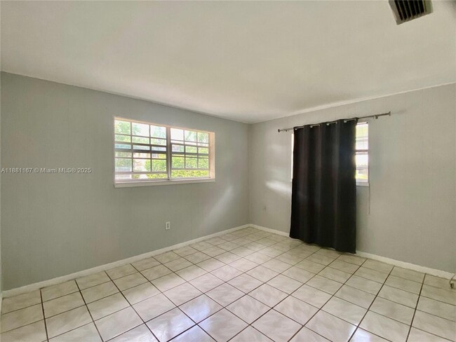 Building Photo - 4801 Washington St