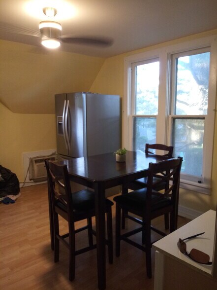 kitchen - 520 Lawrence Ave
