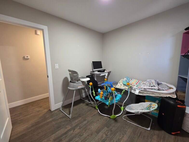 Building Photo - 2414 Carmel Dr