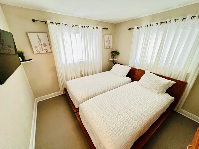 Building Photo - 441 NW 7th Terrace