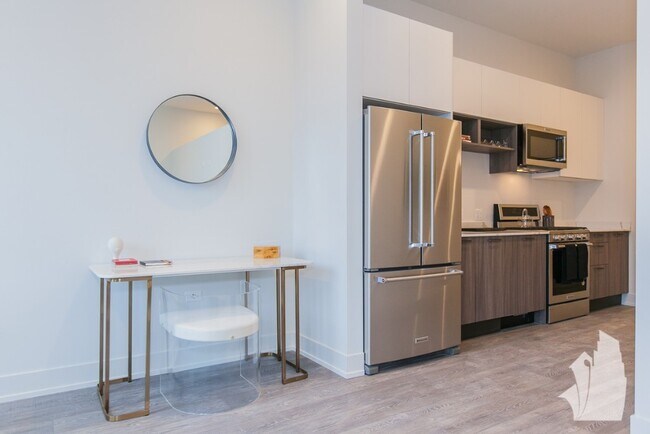 Building Photo - 853 North Larrabee #405 - Studio river North