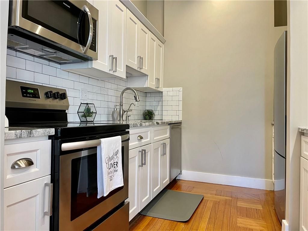 Building Photo - 541 Bellevue Ave