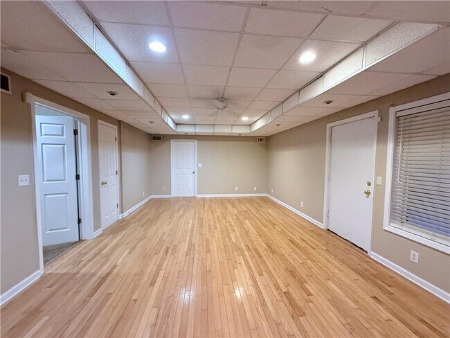 Building Photo - 175 Sessingham Ln