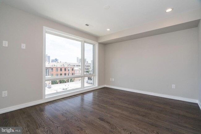 Building Photo - 1432 Clymer St