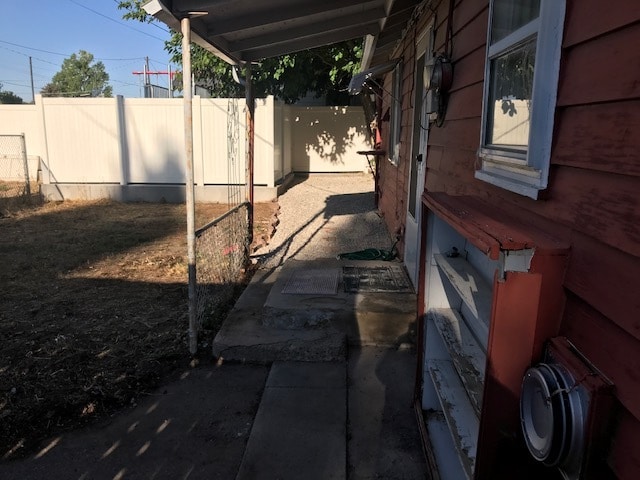 Building Photo - 133 W House