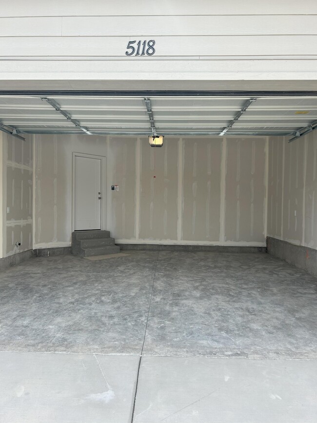 Building Photo - 5118 Lakefield Dr