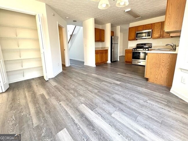 Building Photo - 1730 Bennett Dr