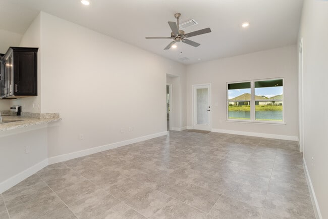 Building Photo - 1844 Middlebury Dr SE