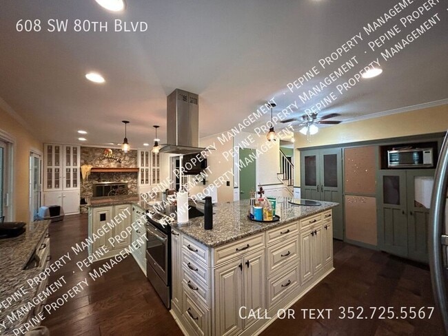 Building Photo - 608 SW 80th Blvd