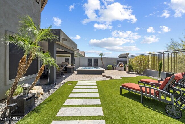 Building Photo - 10318 E Tierra Buena Ln