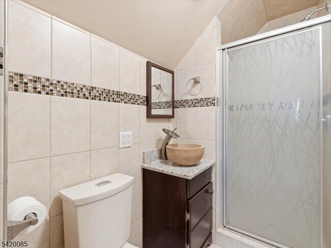 Building Photo - 95 Sycamore Ave