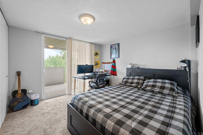 Building Photo - Gorgeous apartment in Cheesman Park!