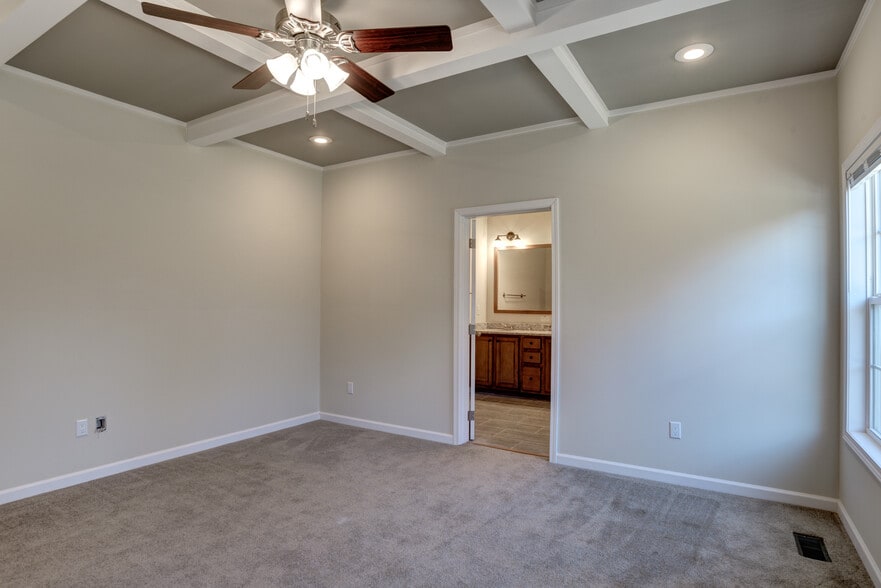 Building Photo - 265 Lewis Creek Dr