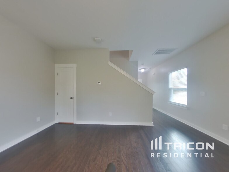Building Photo - 6014 Sentinel Dr