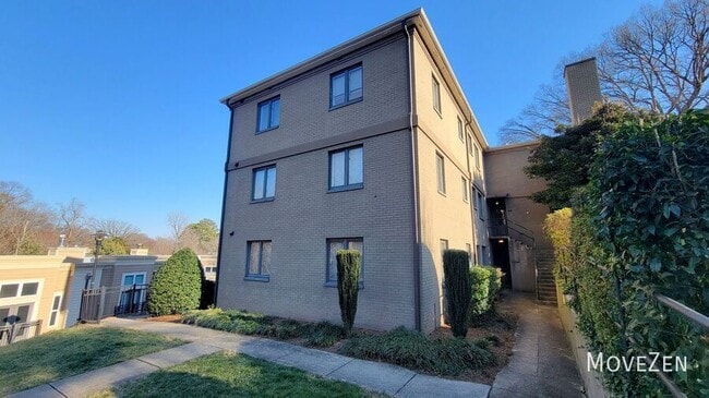 Building Photo - 2425 Vail Ave