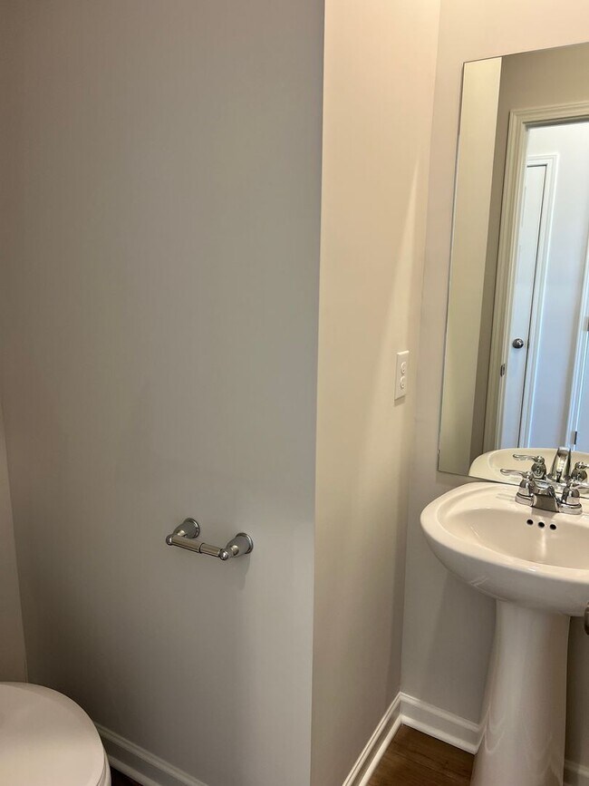 Building Photo - Brand New Three Bedroom Home In Sango