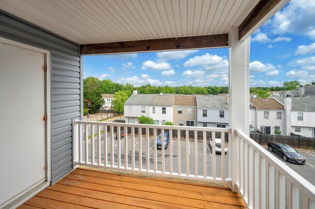 Building Photo - 102 Piccadilly Ln