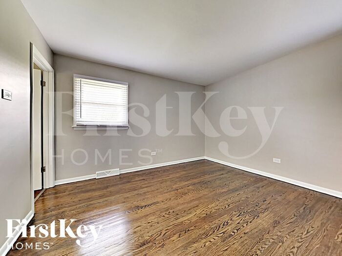 Building Photo - 16322 Kenwood Ave