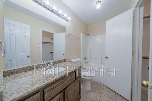 Building Photo - 1175 Meadows Dr