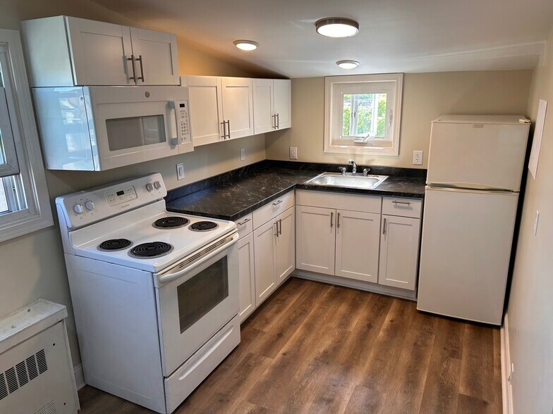 kitchem - 3920 Hoosac St