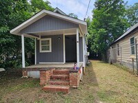 Building Photo - Charming 2BR House in Fort Valley