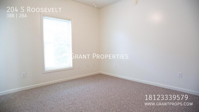 Building Photo - 204 S Roosevelt St