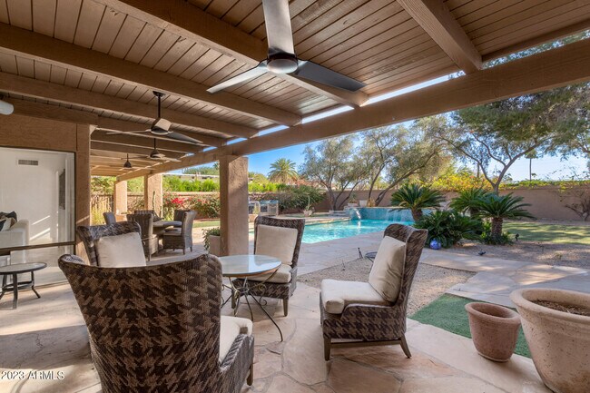 Building Photo - 4450 E Camelback Rd