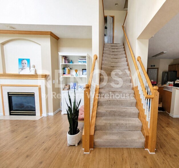 Building Photo - 5501 Oriole Dr
