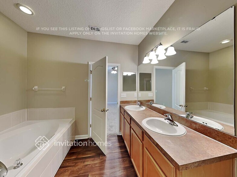 Building Photo - 6245 Apopka Ct