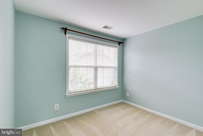 Building Photo - 43794 Virginia Manor Terrace