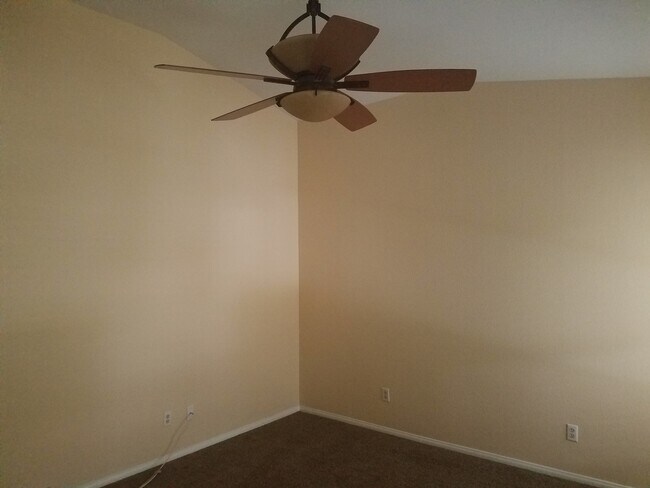 Building Photo - COZY 2 BED 2 BATH CONDO IN HENDERSON!