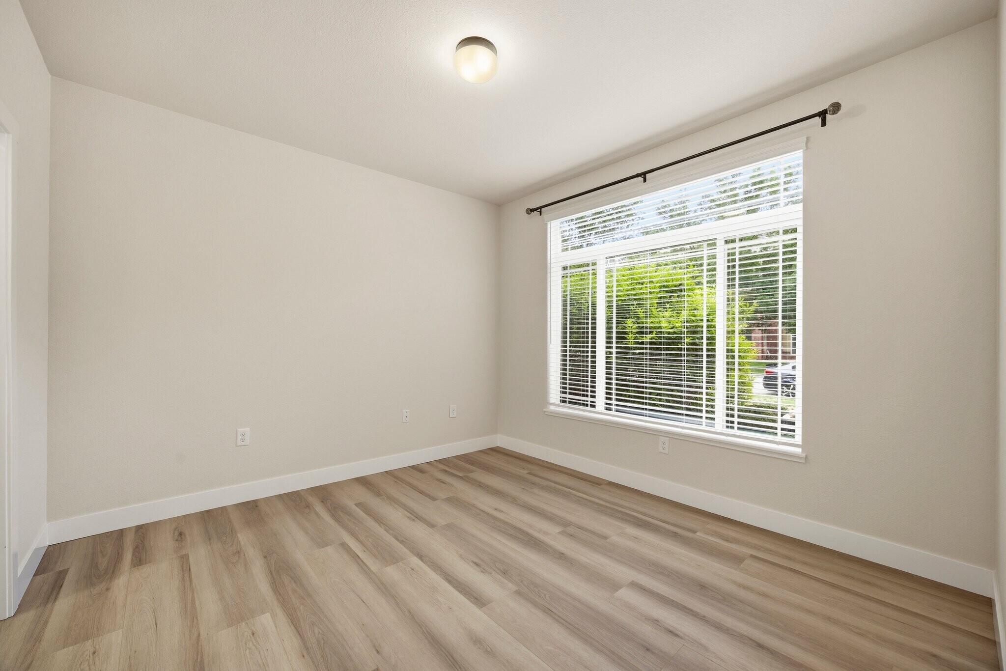 Building Photo - 2445 Windrow Dr