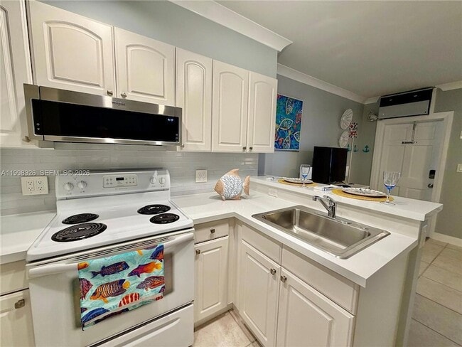 Building Photo - 1480 S Ocean Blvd