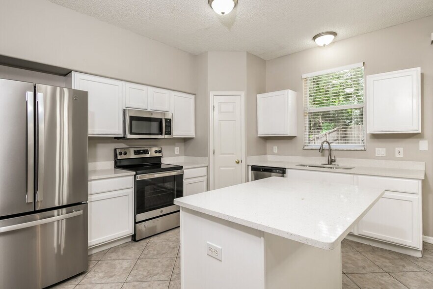 Building Photo - 6514 Pomeroy Cir