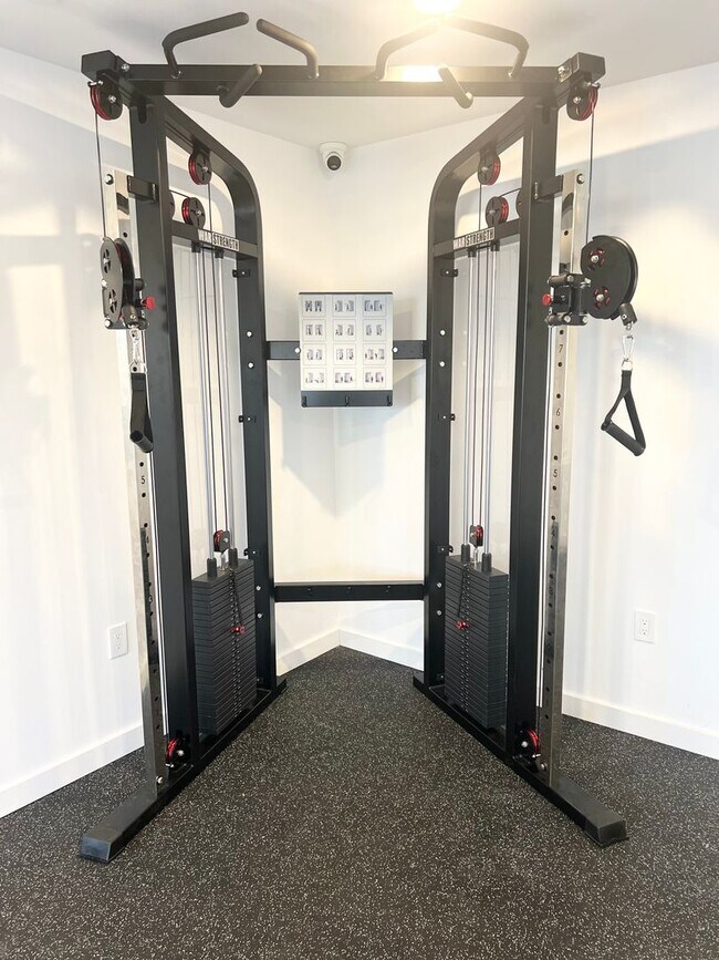 Building Photo - 179 Butternut St