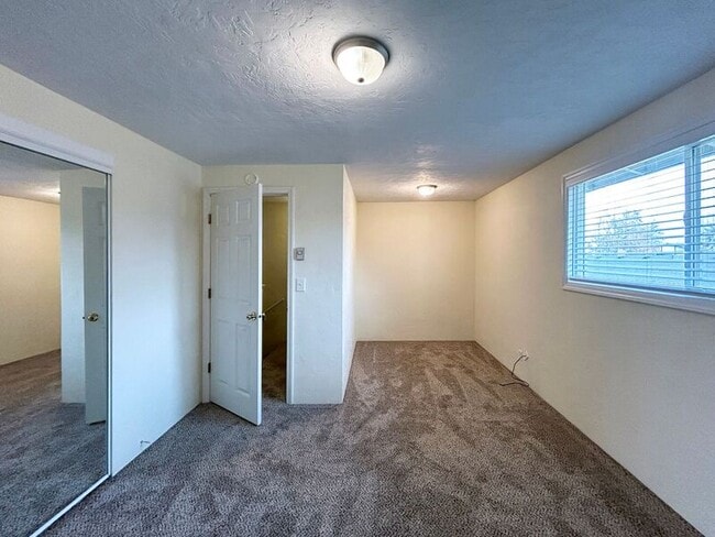 Building Photo - 267 S 40th St