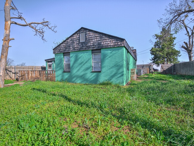 Building Photo - 5810 NW 41st St