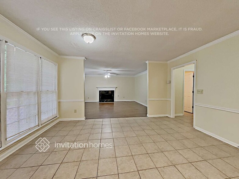 Building Photo - 2412 Westport Cir