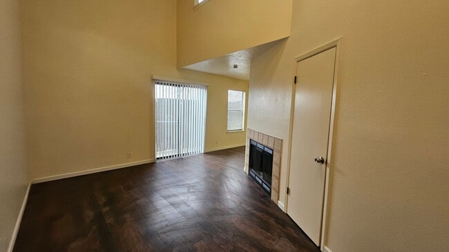 Building Photo - Martha Street NE-2208