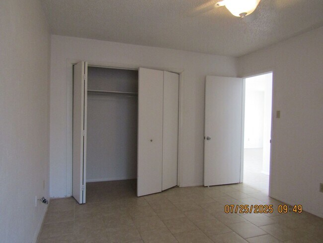 Building Photo - Very nice two-bedroom townhome, located in...