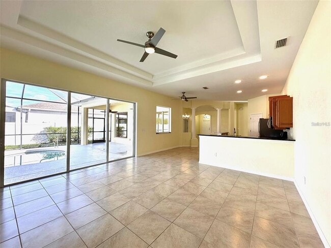 Building Photo - 9423 Rosebud Cir