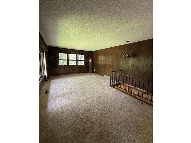 Building Photo - 22633 Jeffrey Ave N