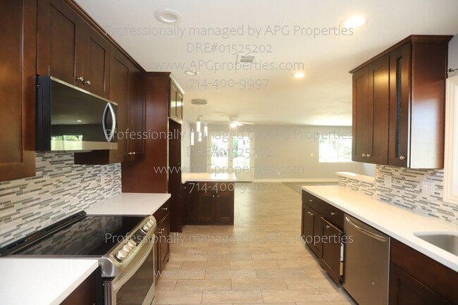 Building Photo - 1707 Evergreen Ave