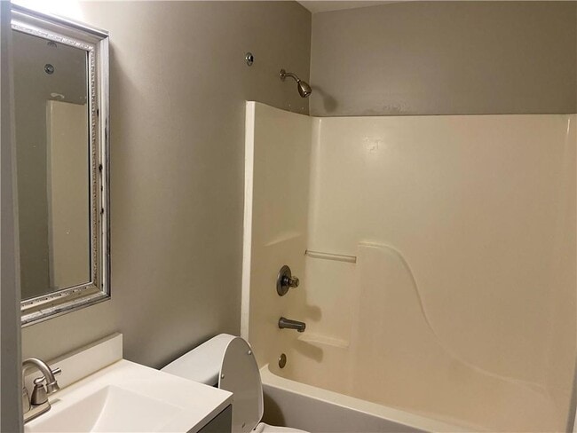 Building Photo - 2922 Briaroak Dr
