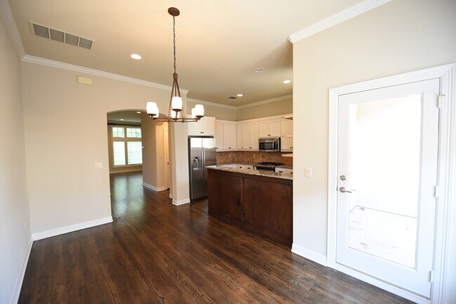 Building Photo - Beautiful 3-Story Lakewood Townhome!