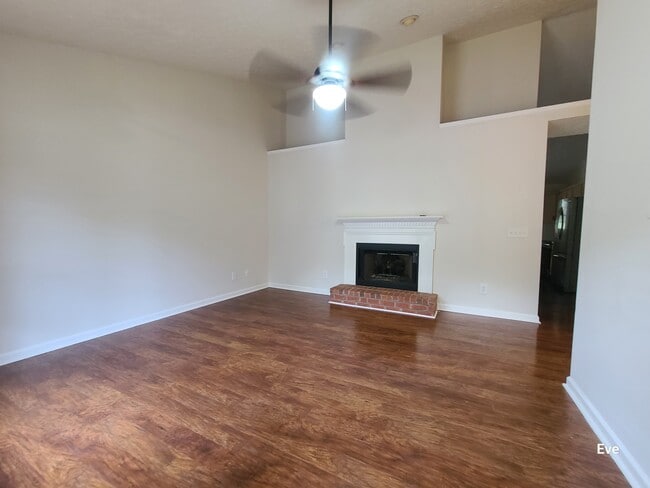 Building Photo - 2733 Airwood Dr