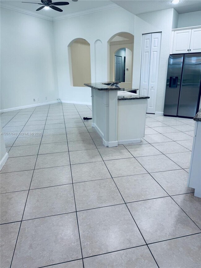 Building Photo - 12400 NW 78th Manor