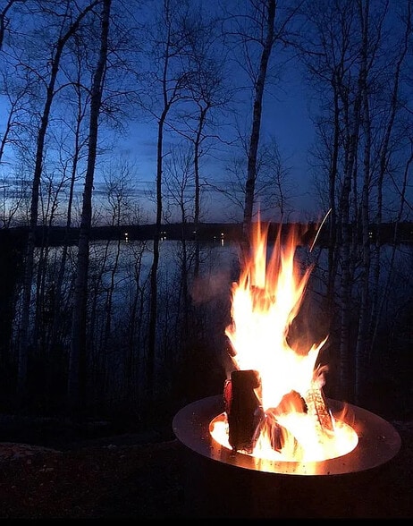 Building Photo - 978 Lakeview Dr