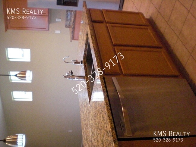 Building Photo - 14013 E Voss St