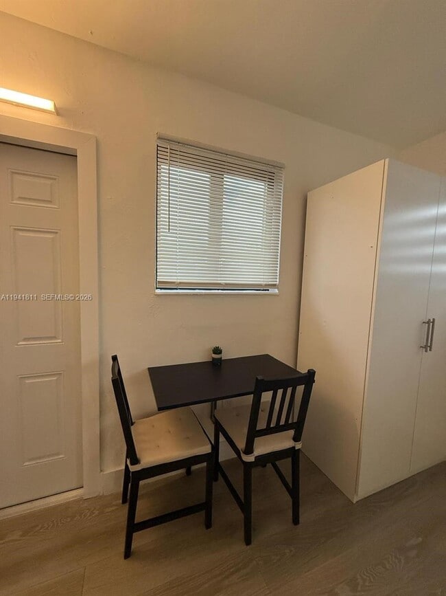 Building Photo - 125 NW 197th St